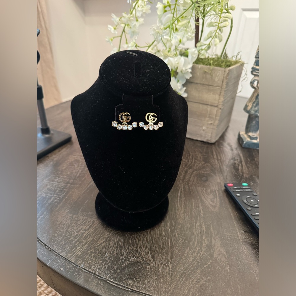 Fashion GG Gold Tone, Five Stone Earrings.